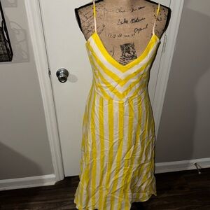G. size 6 white and yellow striped dress